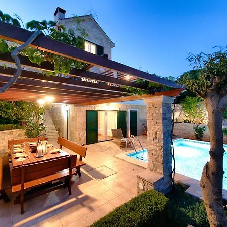 Villa Demi Pucisca Esterno foto