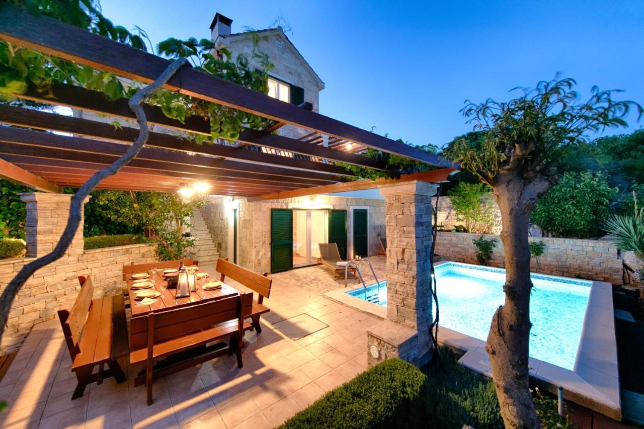 Villa Demi Pucisca Esterno foto