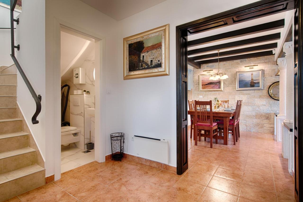 Villa Demi Pucisca Esterno foto