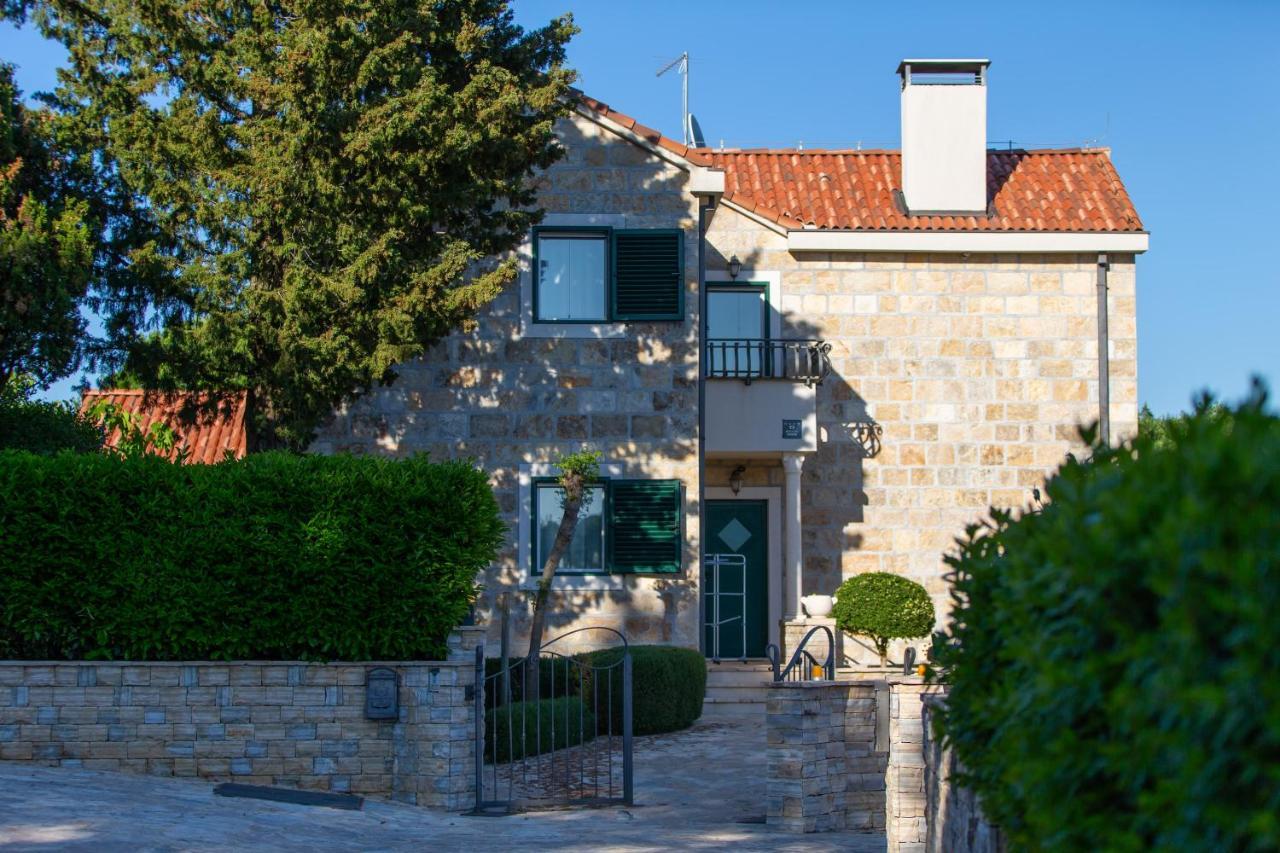 Villa Demi Pucisca Esterno foto