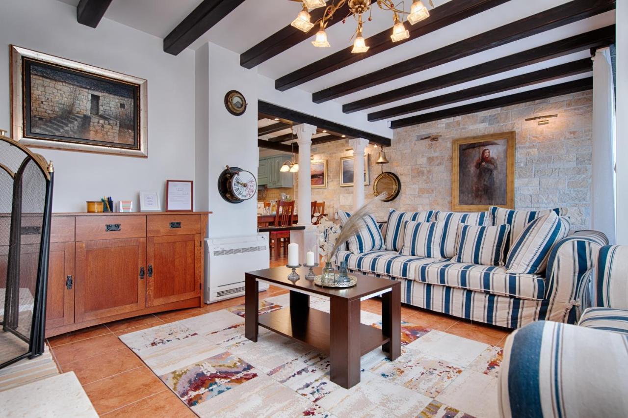 Villa Demi Pucisca Esterno foto